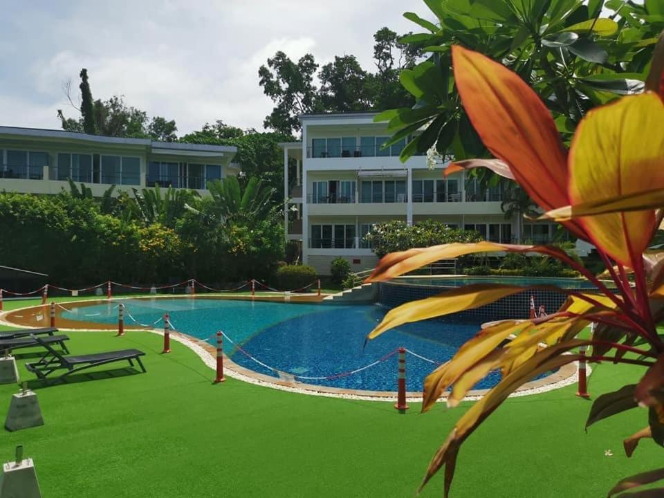 Karon Butterfly Kata Hill Condo By The Sea Ban Karon Exteriör bild